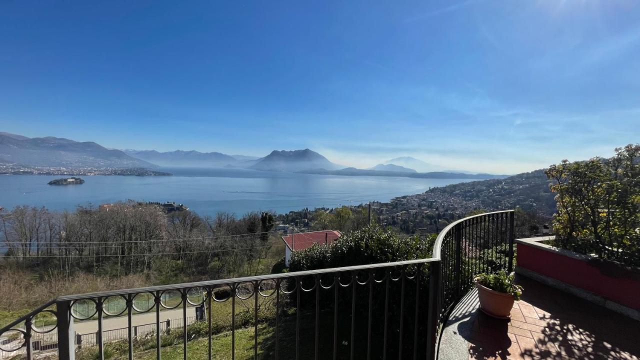 Alba sul lago Stresa Esterno foto