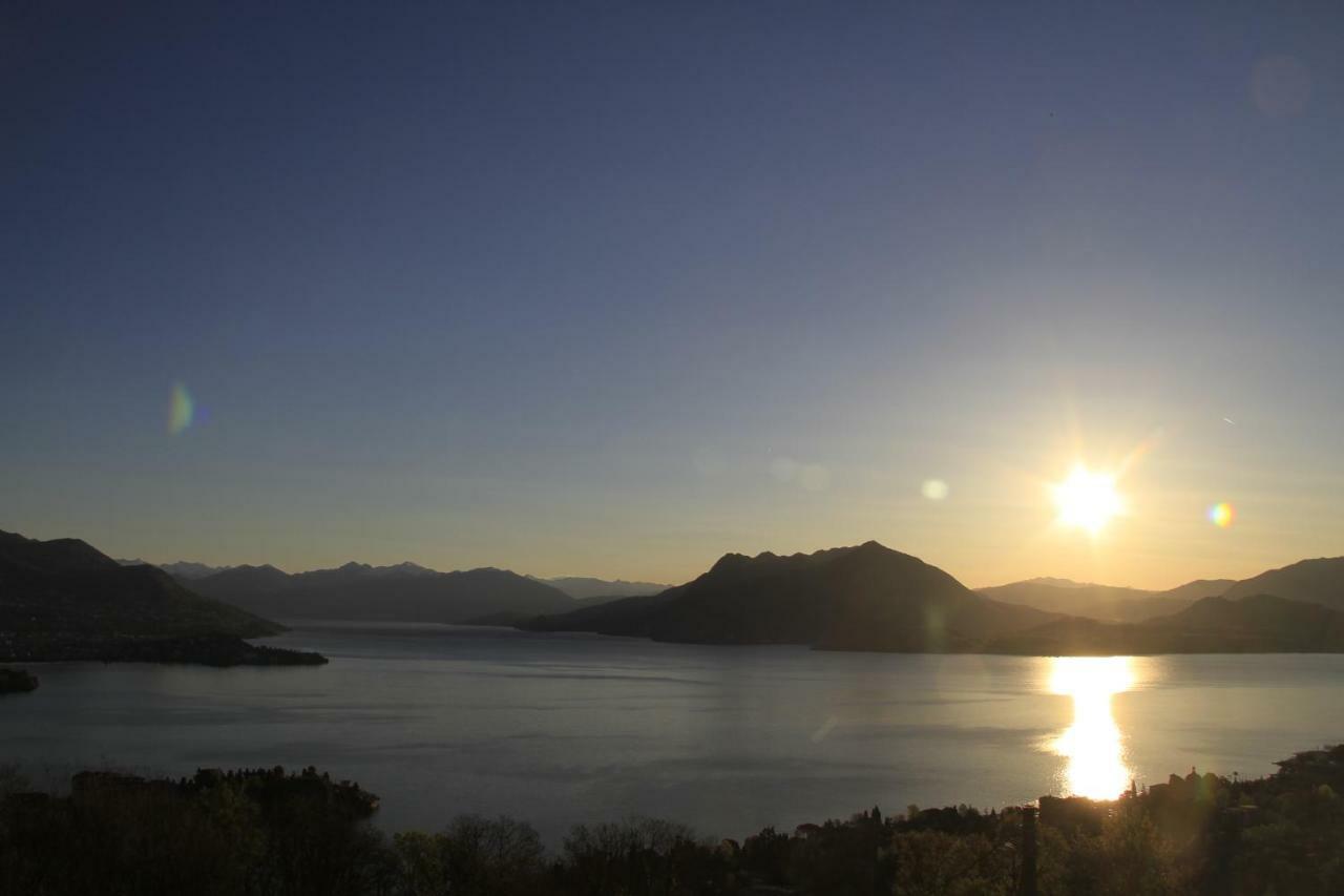 Alba sul lago Stresa Esterno foto